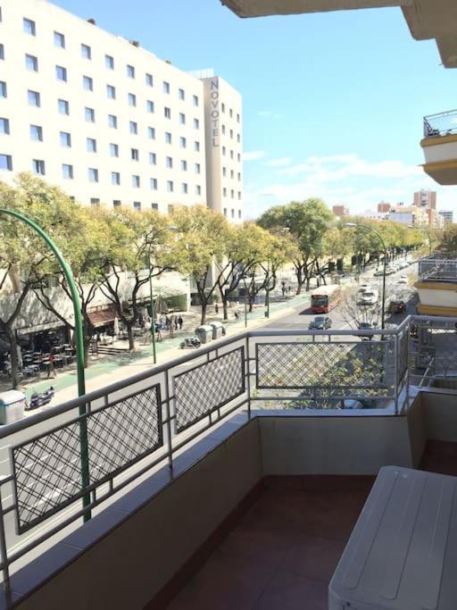 Ferienwohnung Amplio Piso En Nervion, Excelente Zona De La Ciudad. Sevilla Exterior foto